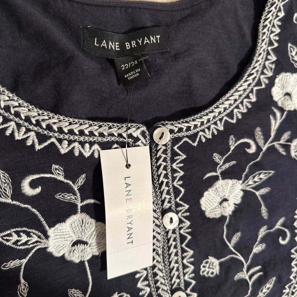 Lane Bryant Blouson-Sleeve Henley Embroidered Top Loose/Relaxed in Night Sky NWT - Picture 3 of 16